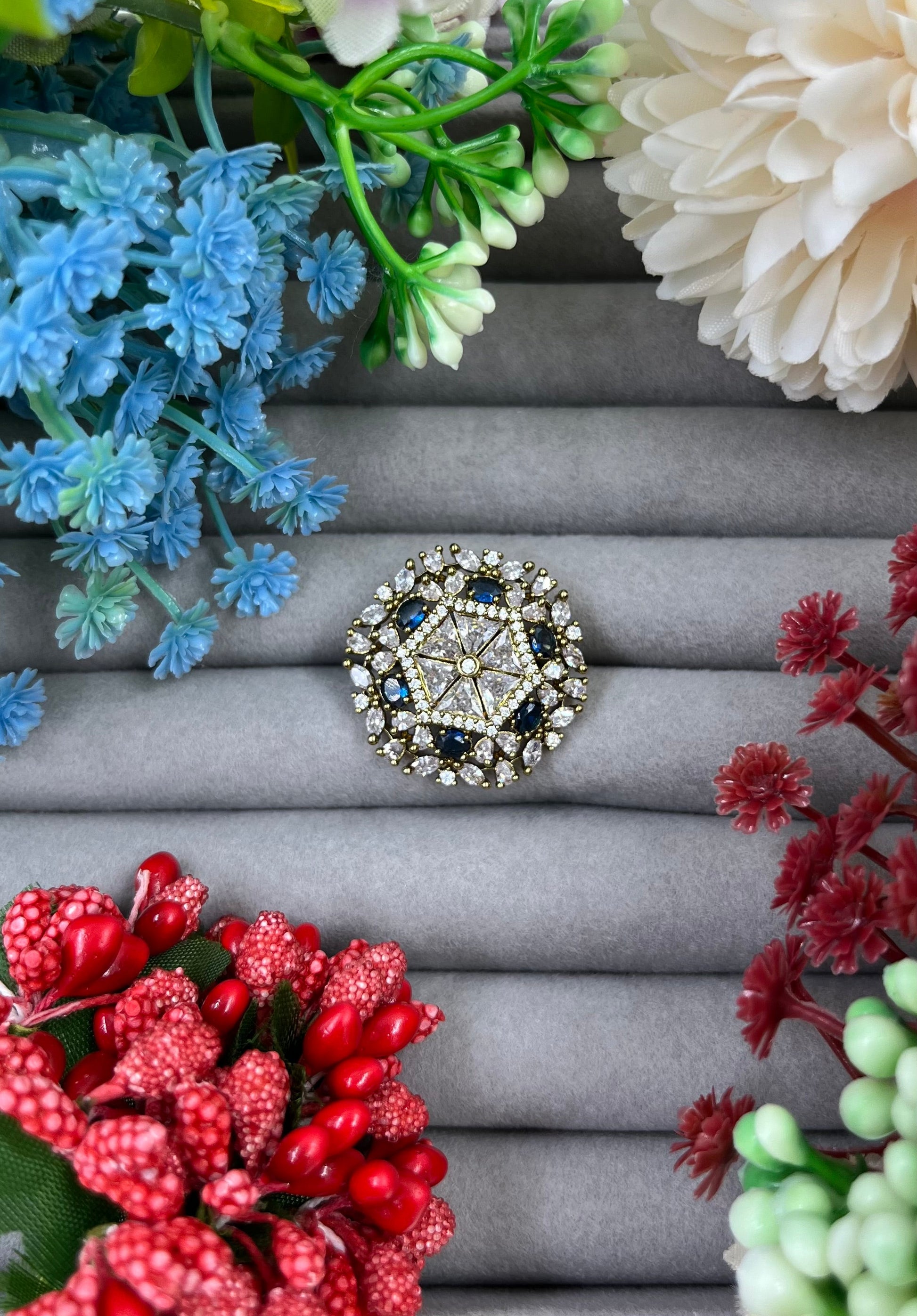 Krushi Victorian Finger Ring close-up view