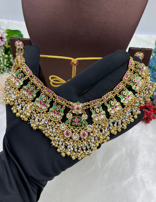Mahika Pachi Kundan Necklace