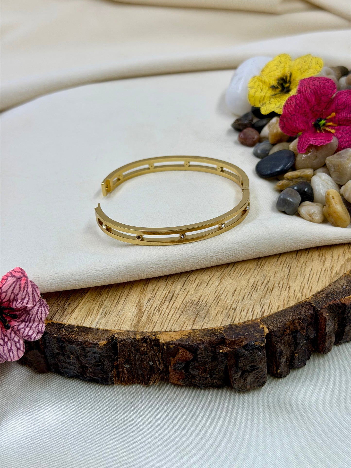 Nilam Stainless Steel Bracelet (Openable)