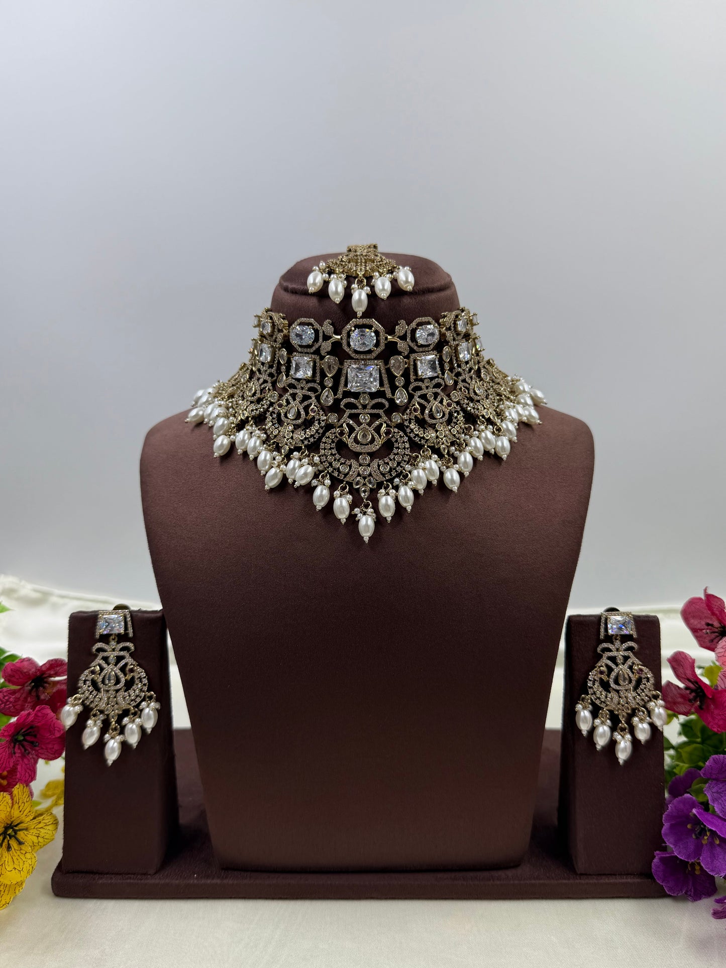 Shanaya Victorian Premium Choker Set