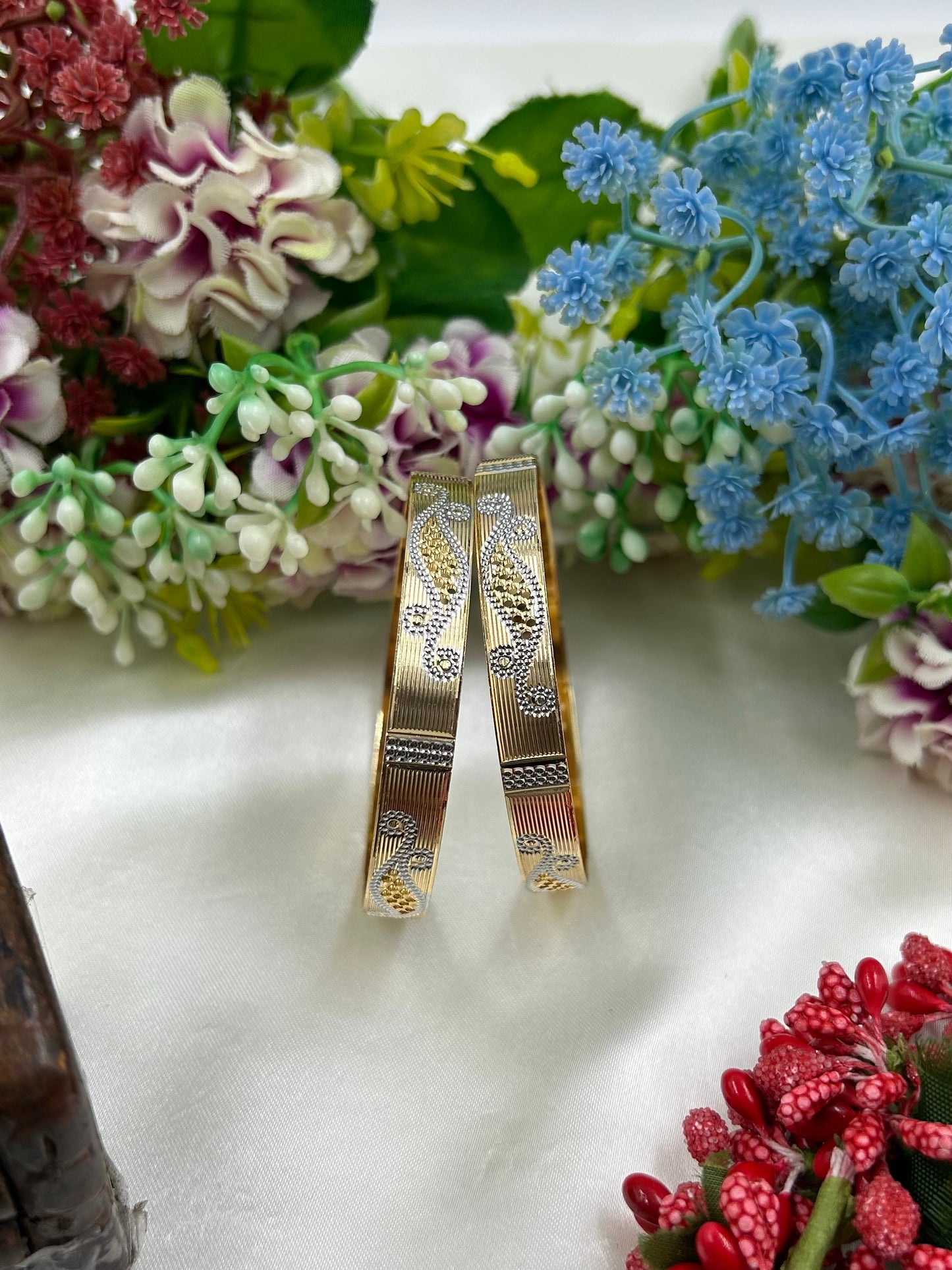 Vidya Premium Two-tone Bangles