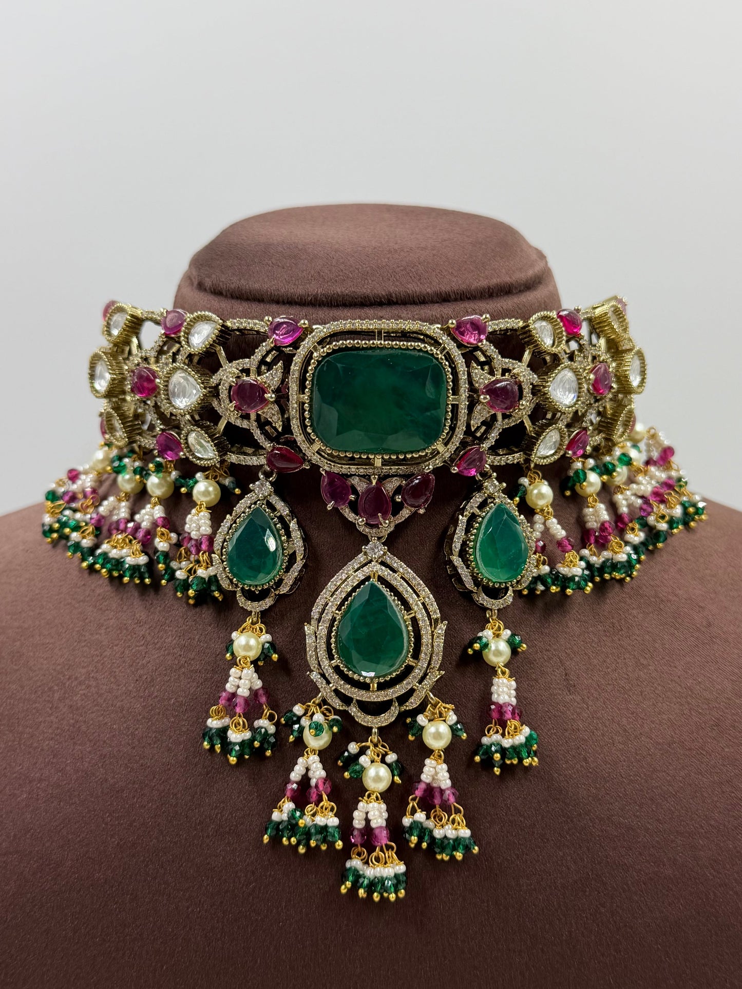 Emerald Rani Victorian Choker Necklace Set