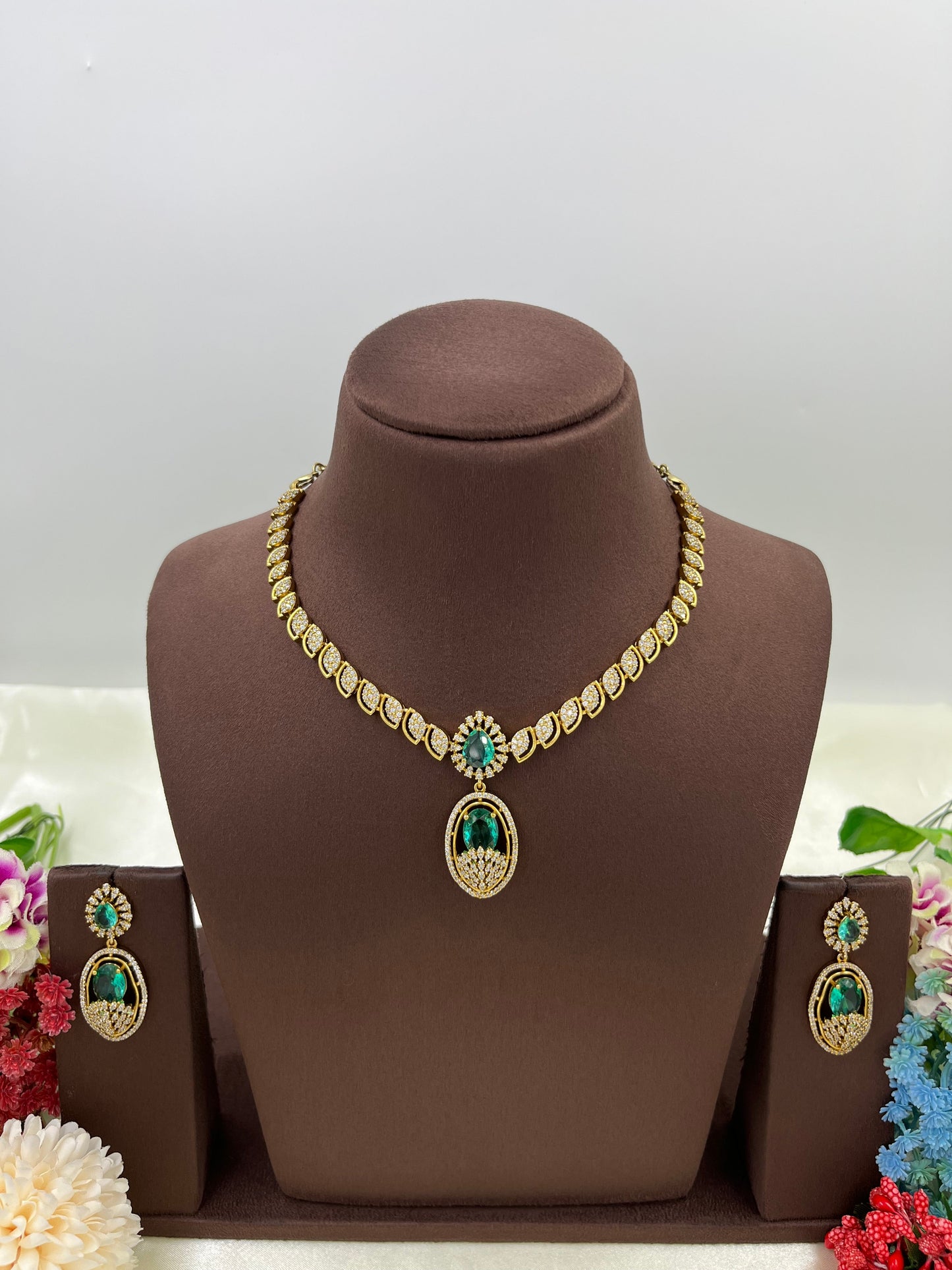 Delicate Single Line Victorian Drop Design Necklace.