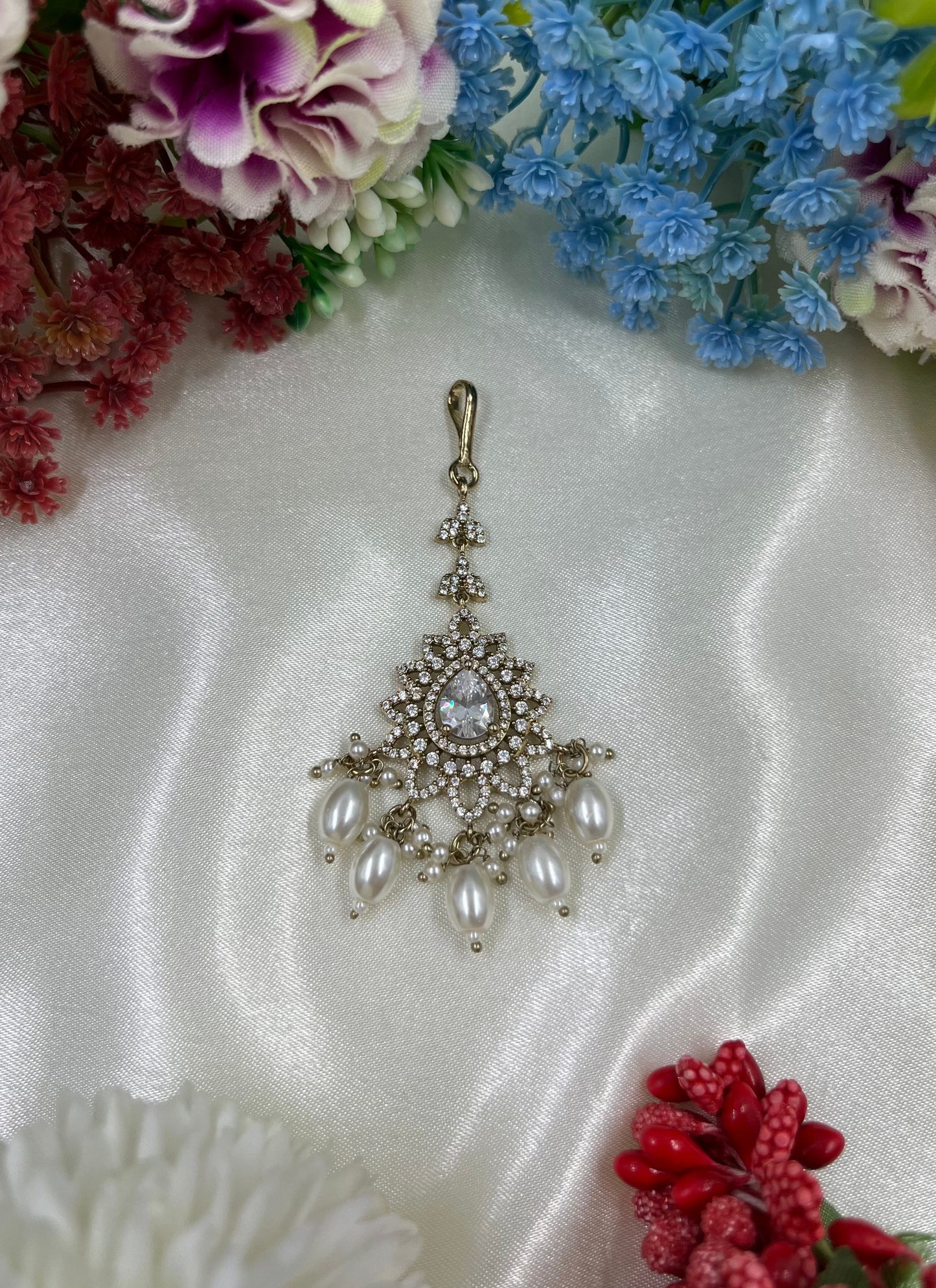 Nur Victorian Mang Tika