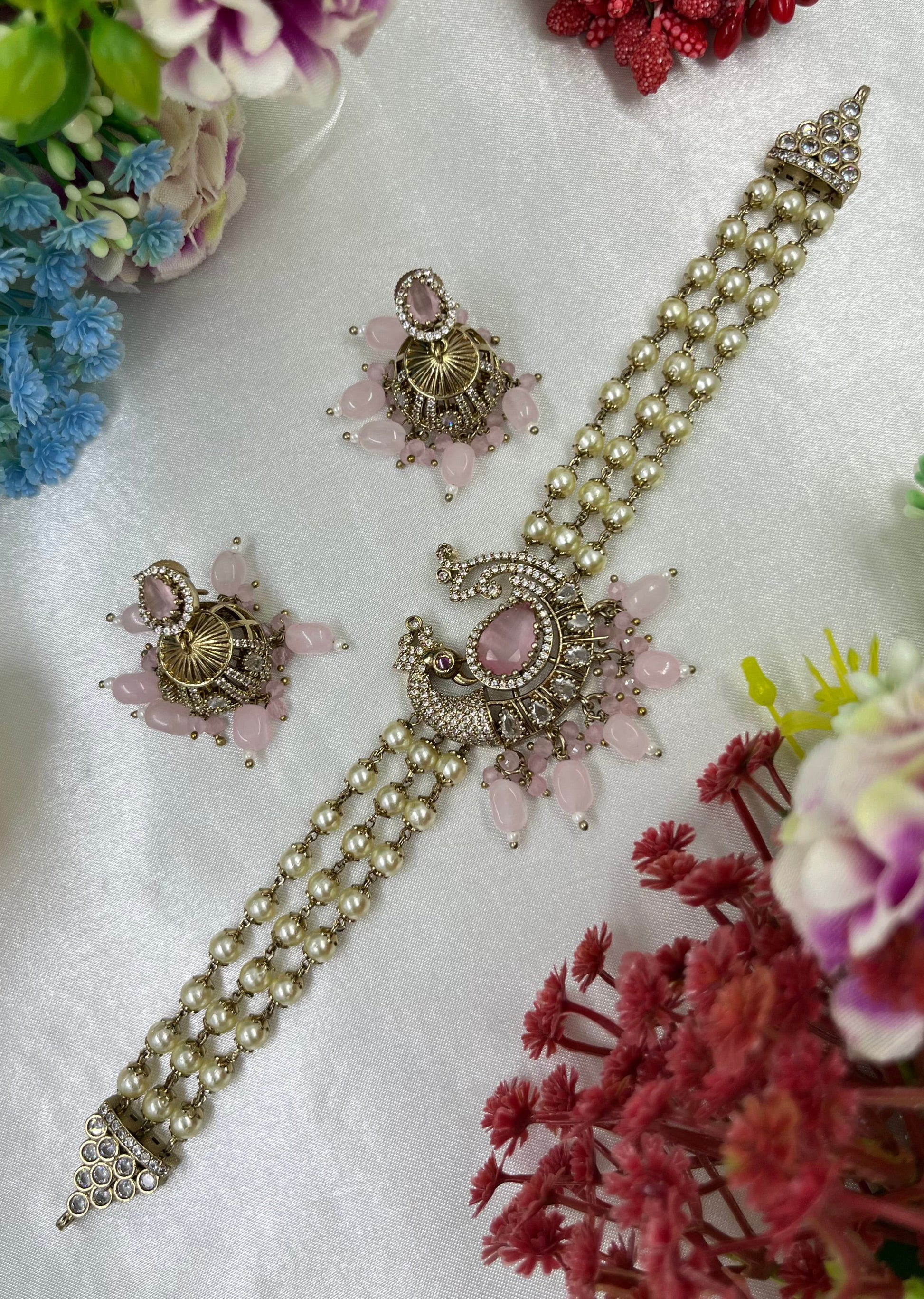 PearlAura Choker Necklace Set full product photo on plain background