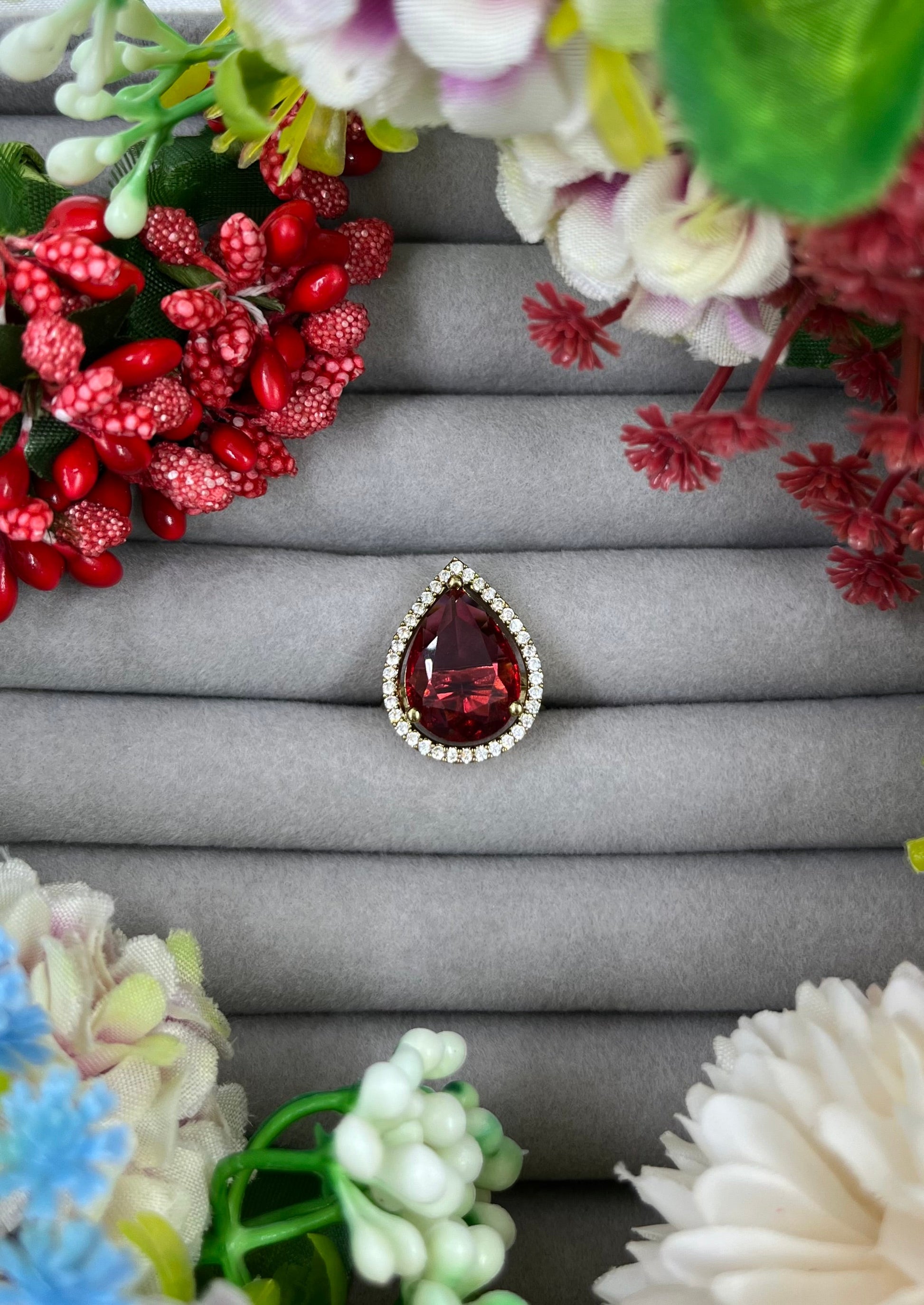 Veda Victorian Finger Ring close-up view
