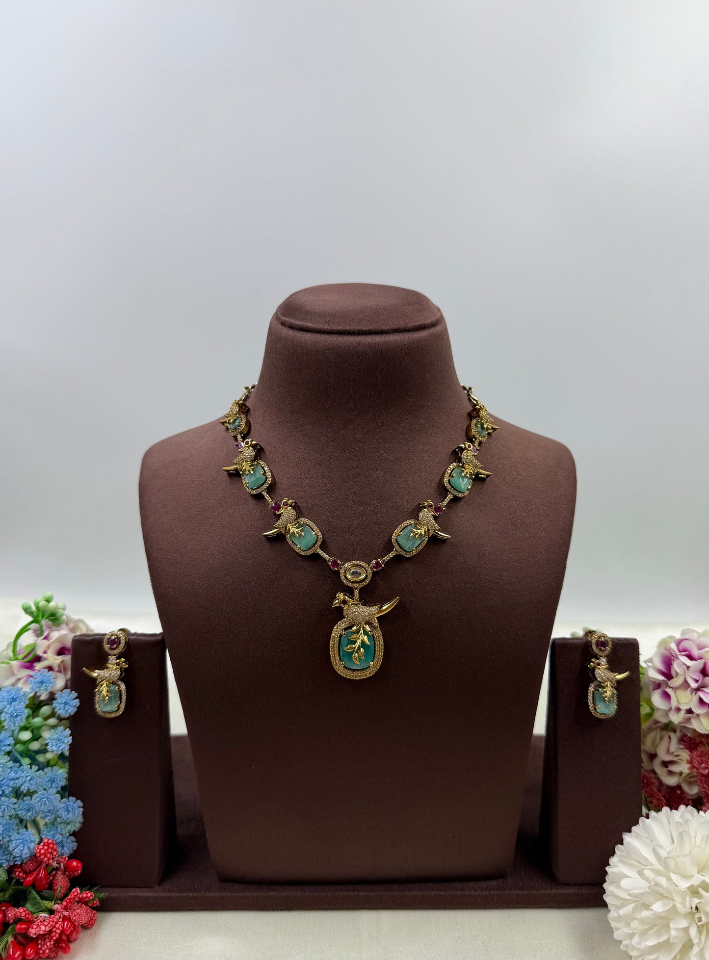 Arya Victorian Delicate Necklace