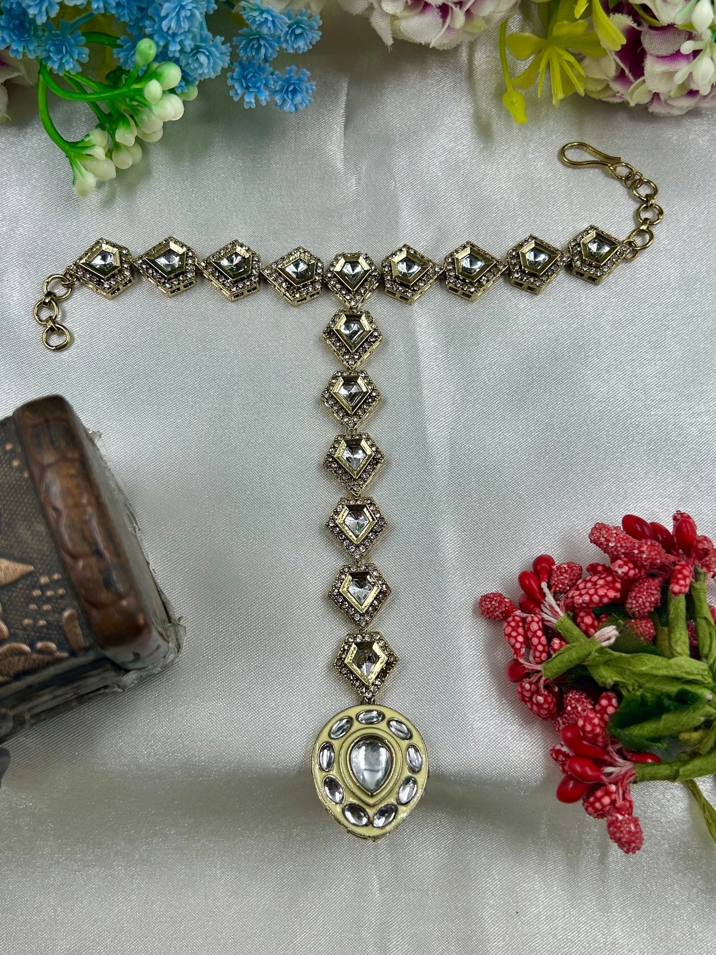 Aarohi Victorian Hath Panja (One Pis)