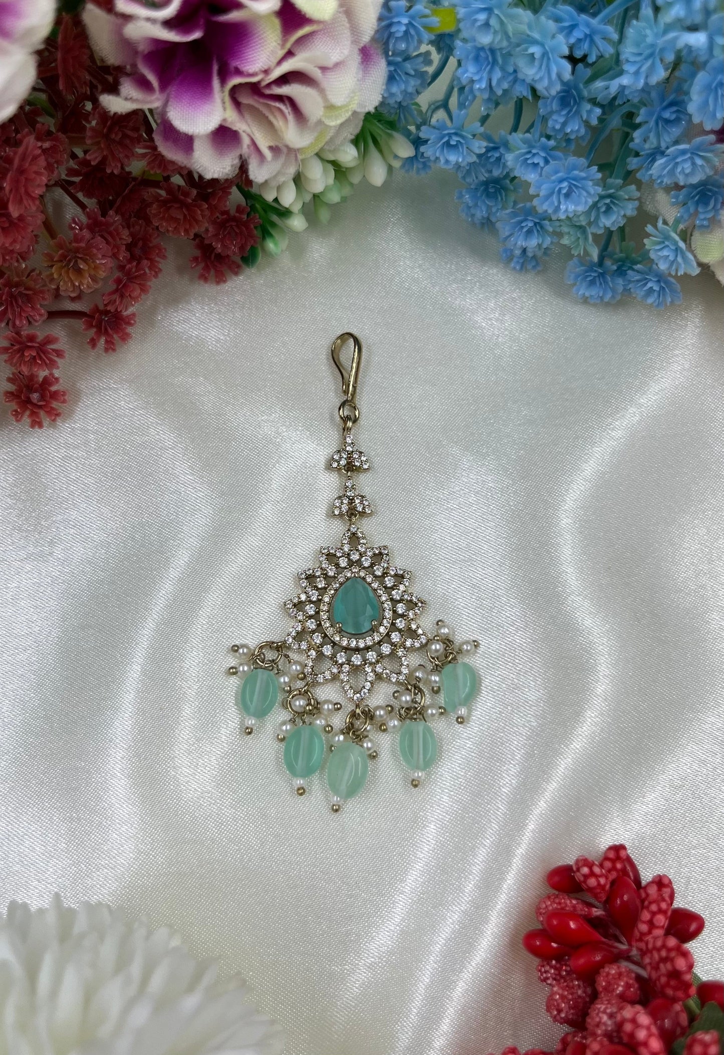 Nur Victorian Mang Tika