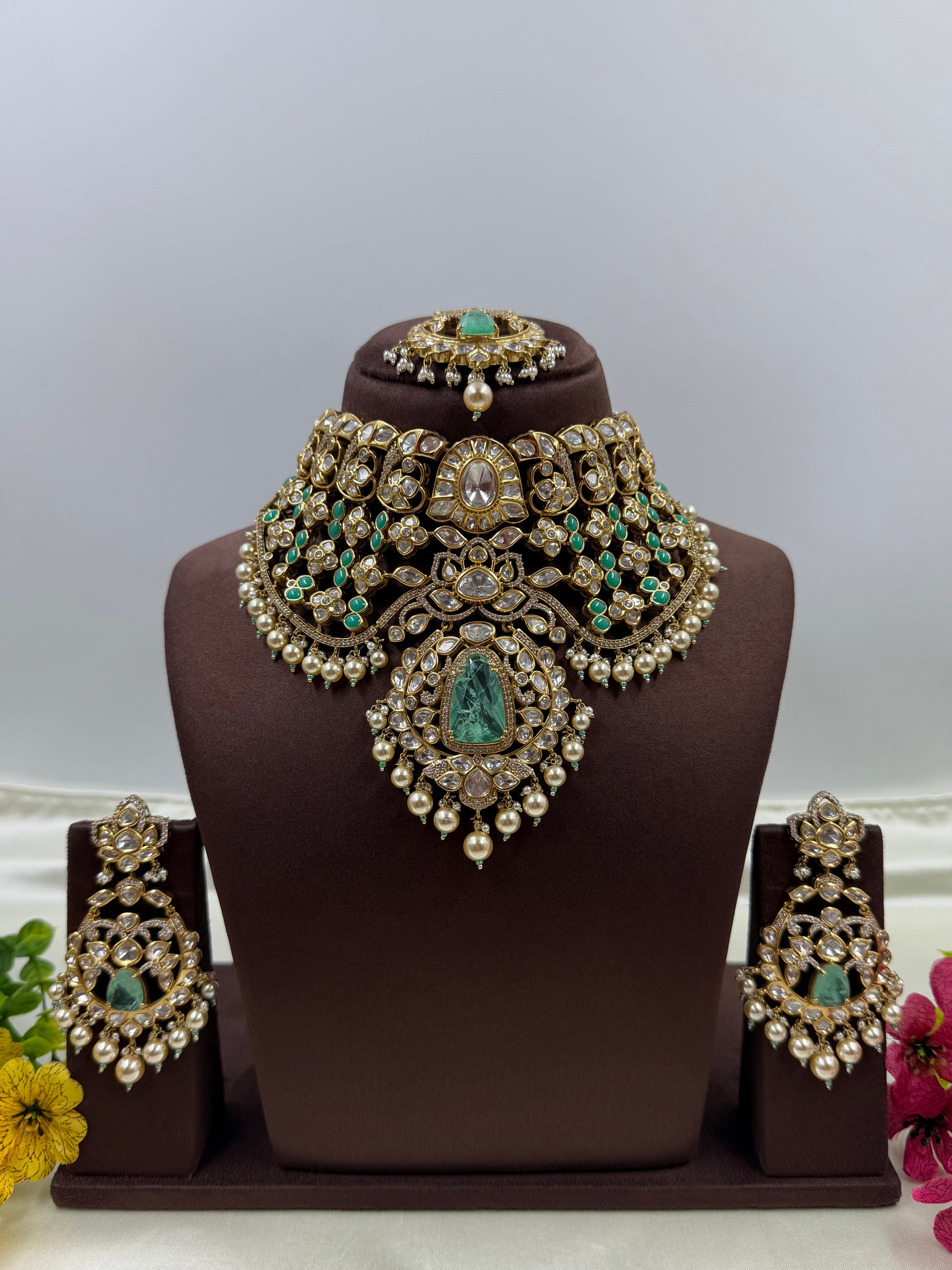 Ruhani Moissanite Choker Necklace Set close-up view