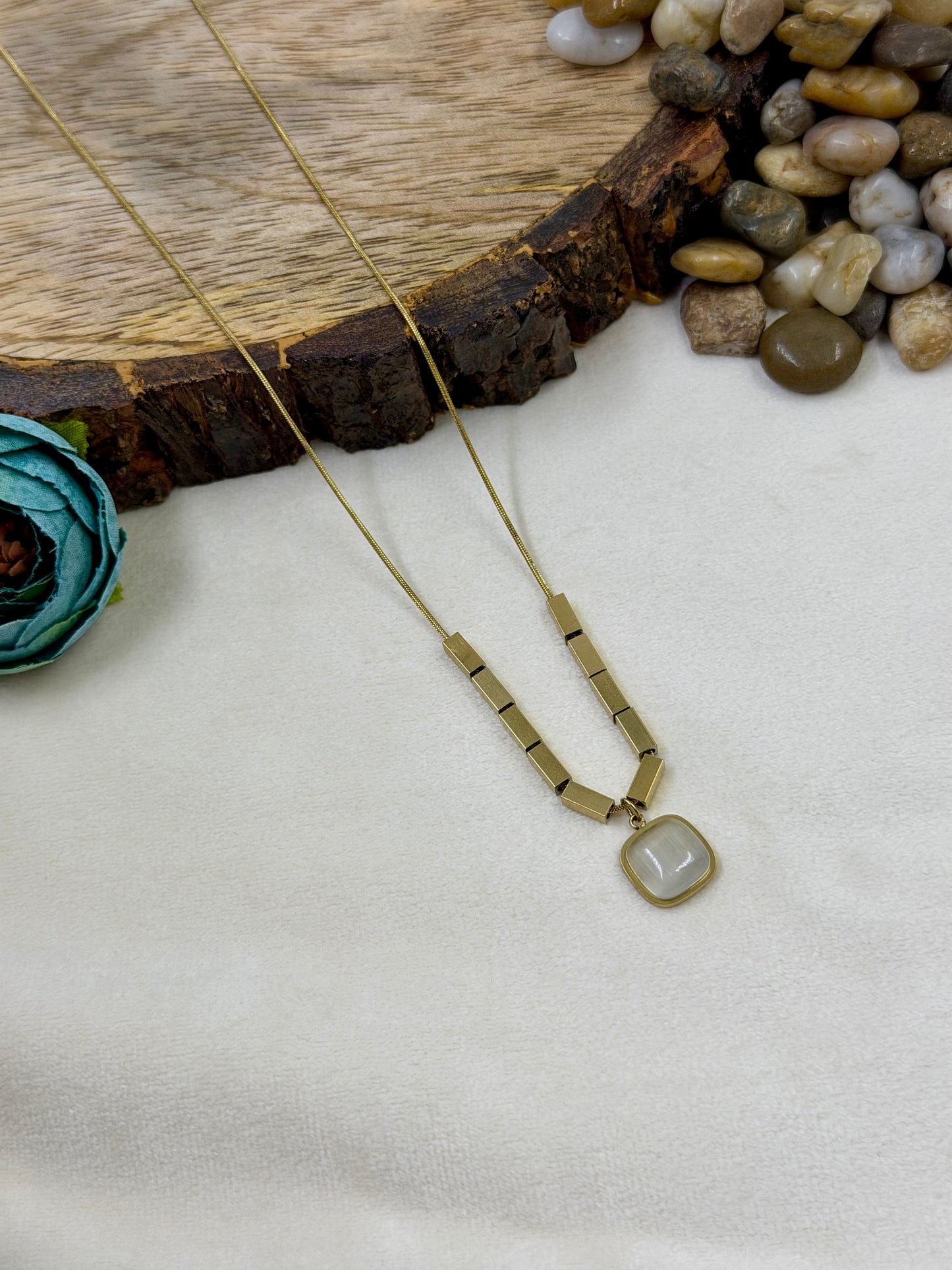 Geometric Bar Gold Chain