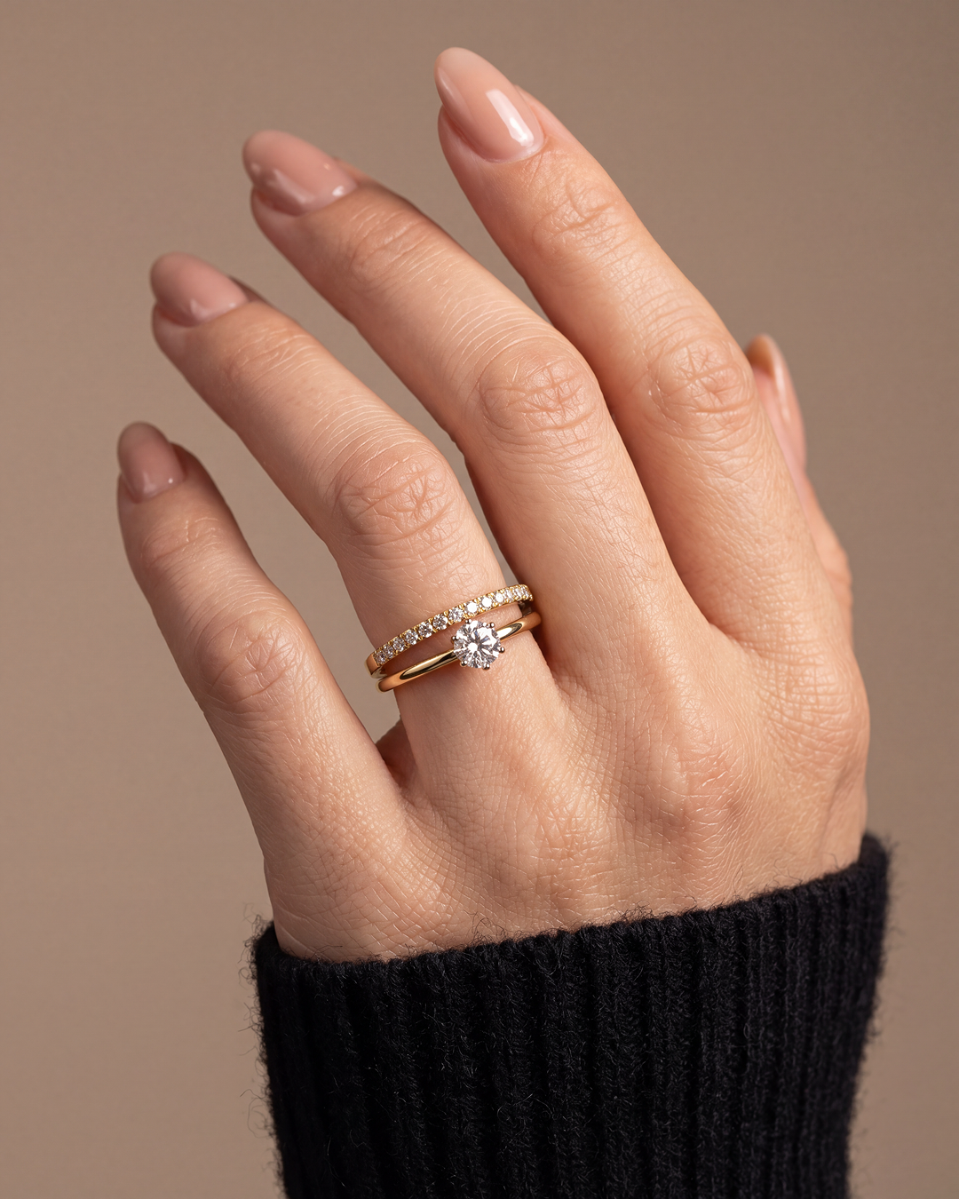 Ely Finger Ring close-up view