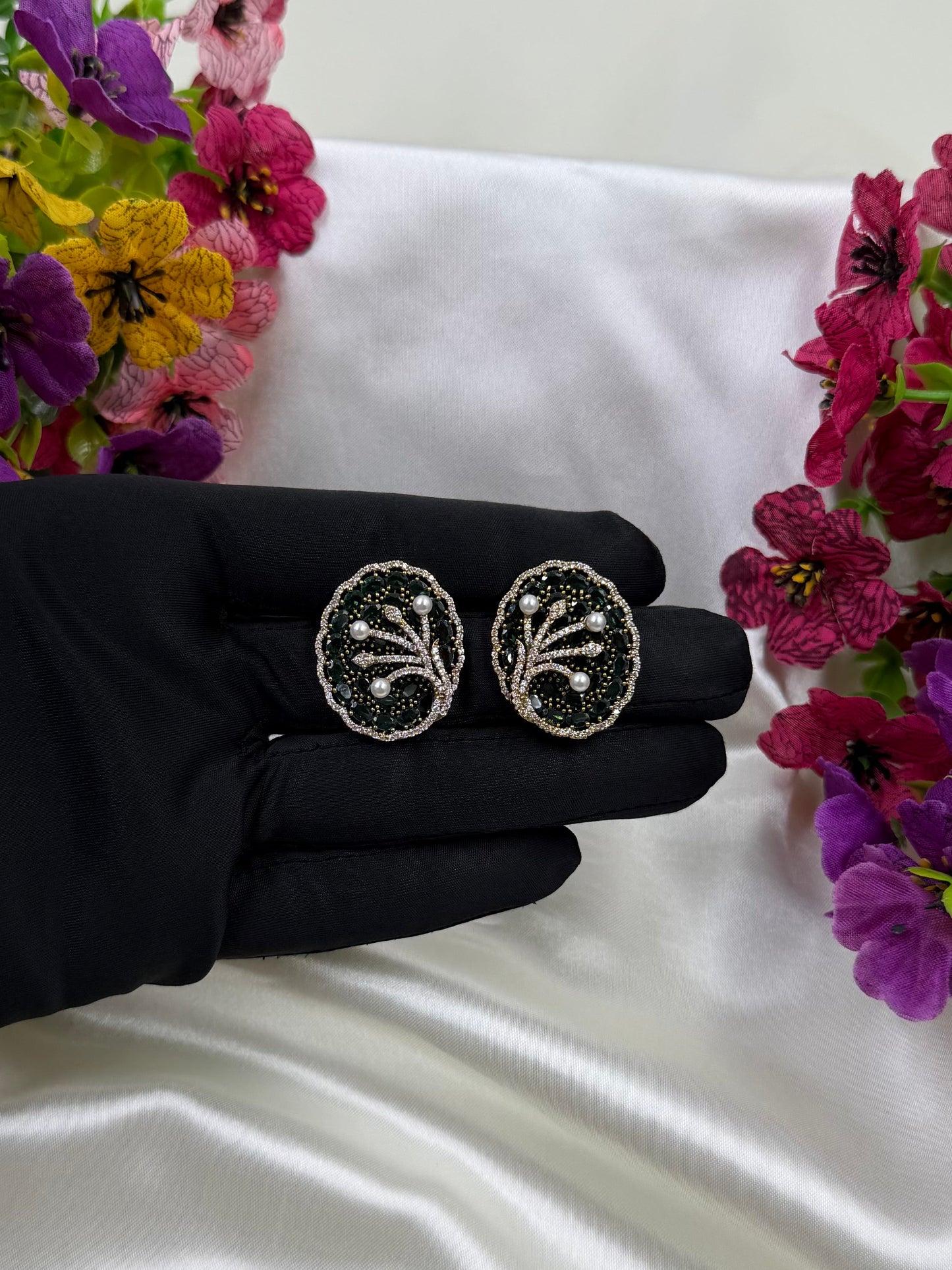 Jazmin Victorian Ad Earring
