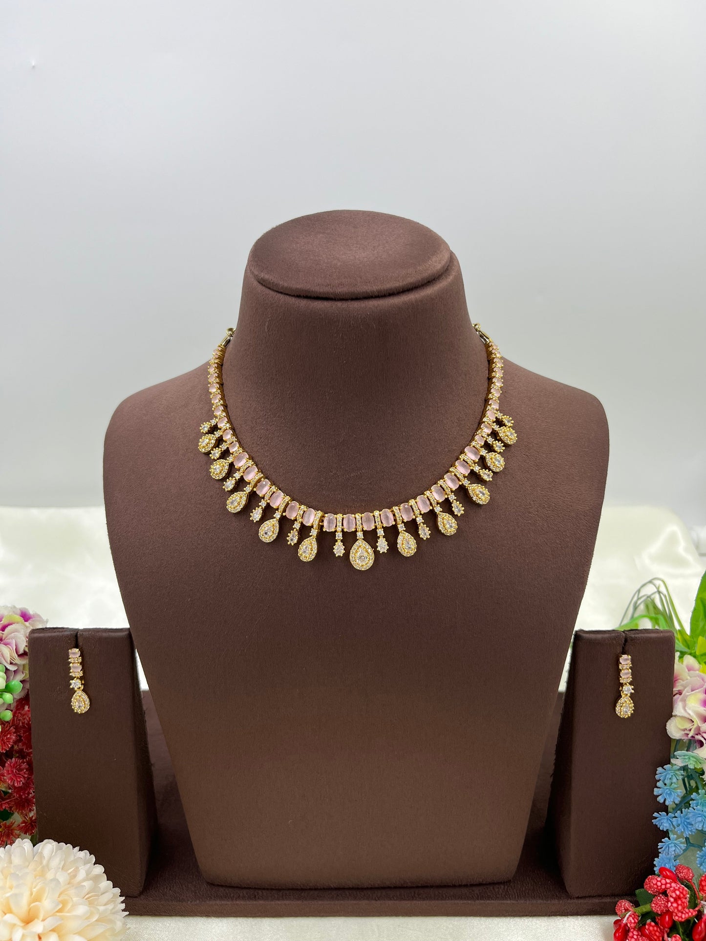 Dewdrop Shine Victorian Necklace