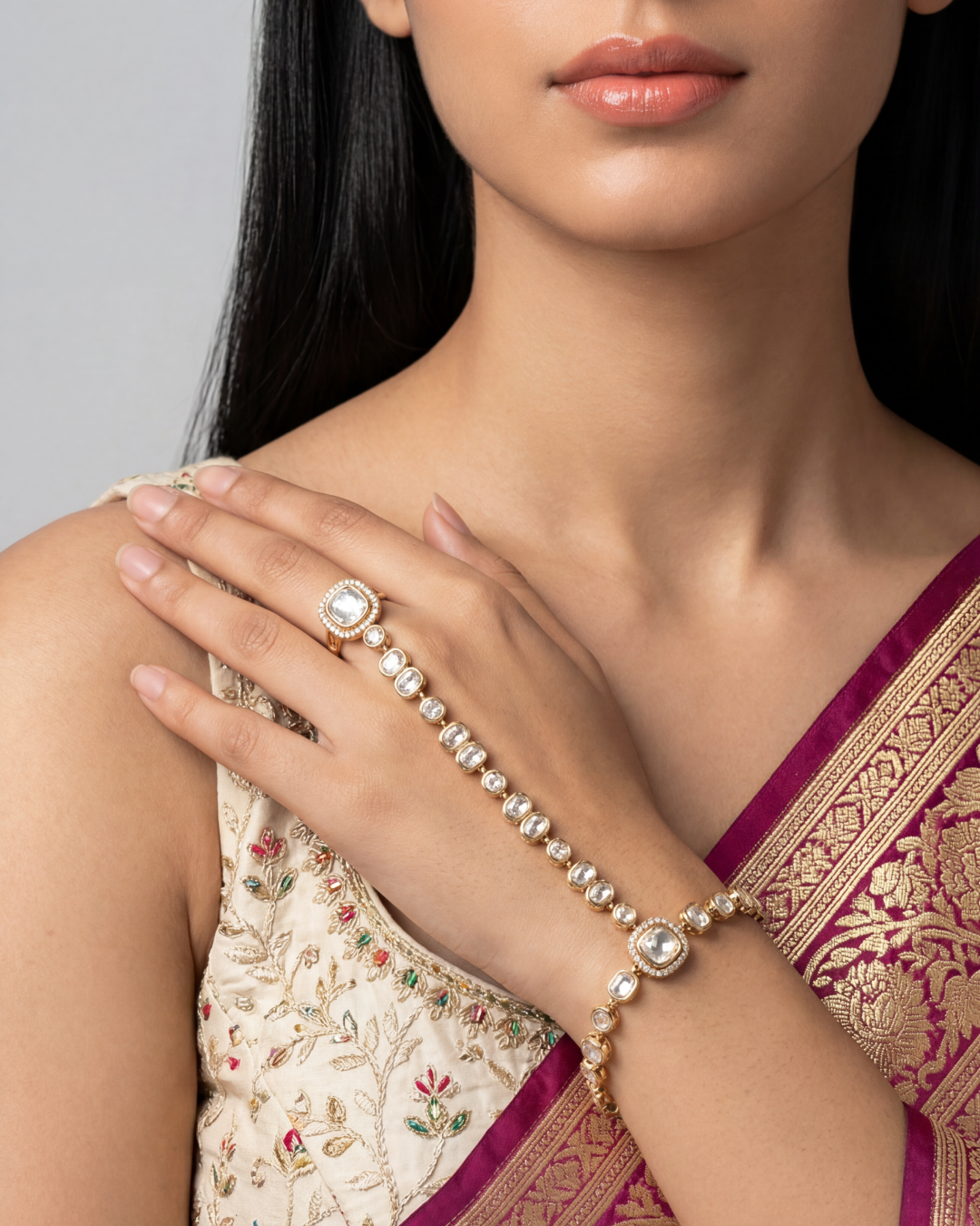 Isha Moissanite Hath Panja close-up view