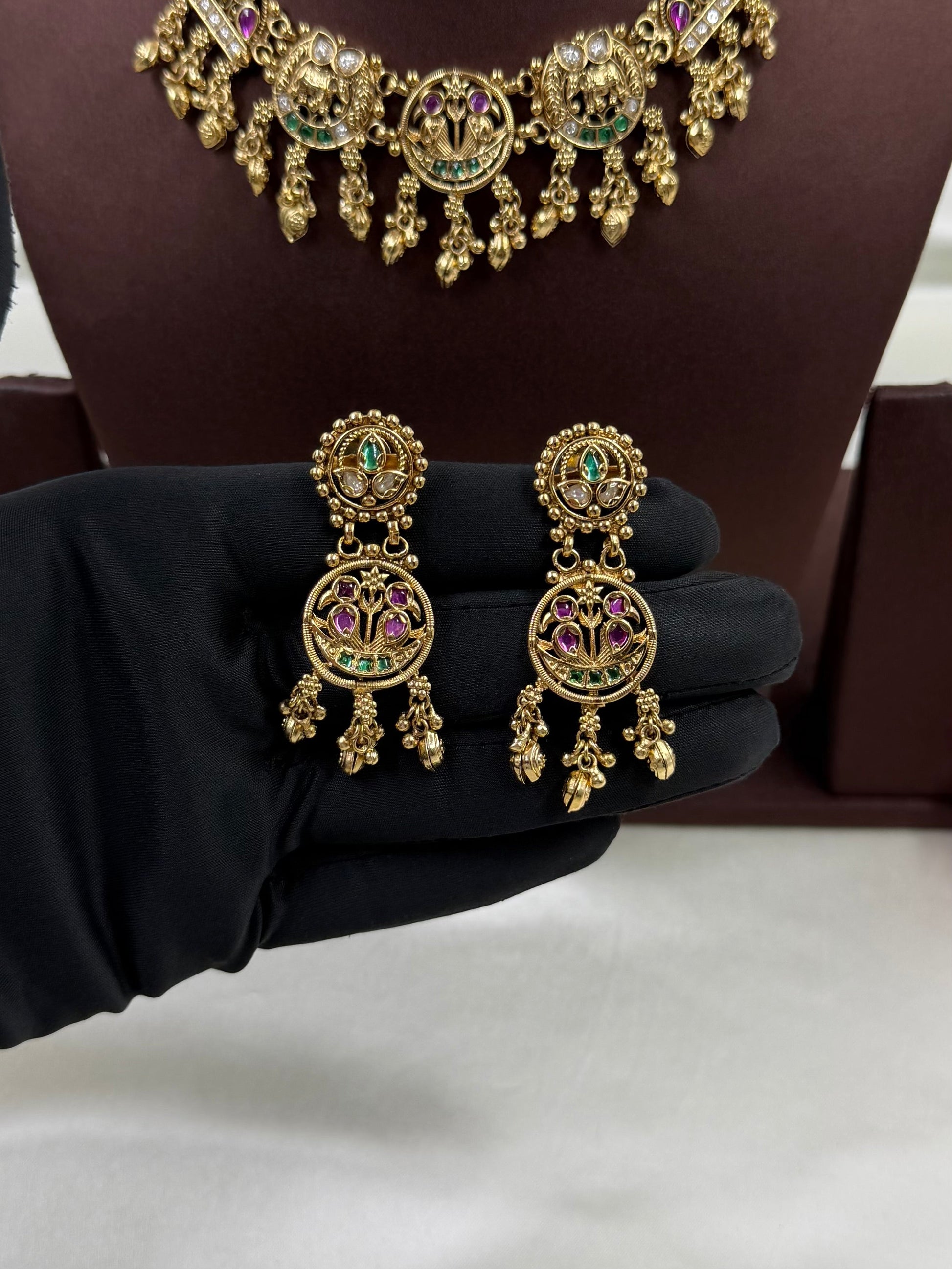 Hena Necklace Set full product photo on plain background