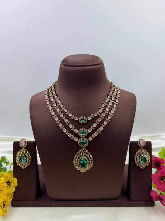 Roshni Victorian Necklace Set close-up view