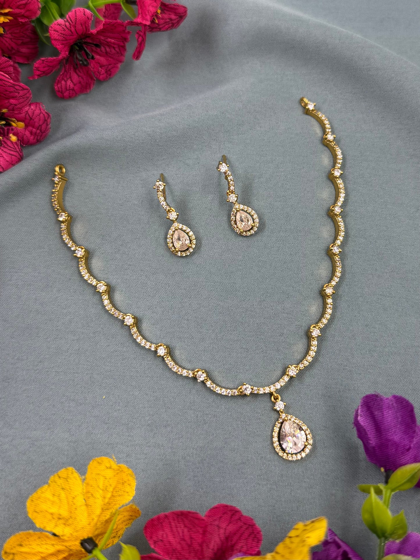 Dipti Victorian Delicate Necklace
