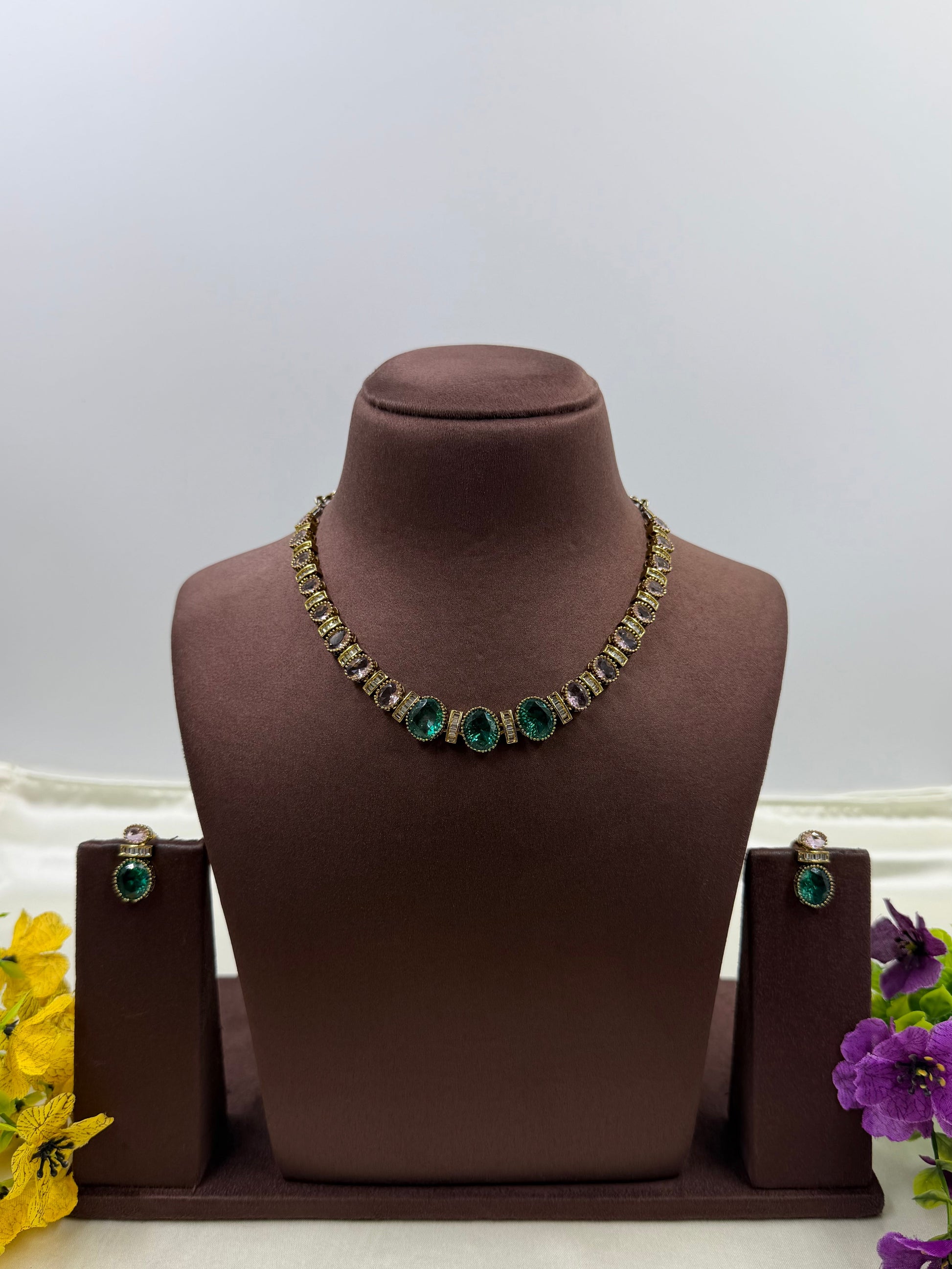Vaishali Victorian Necklace Set close-up view