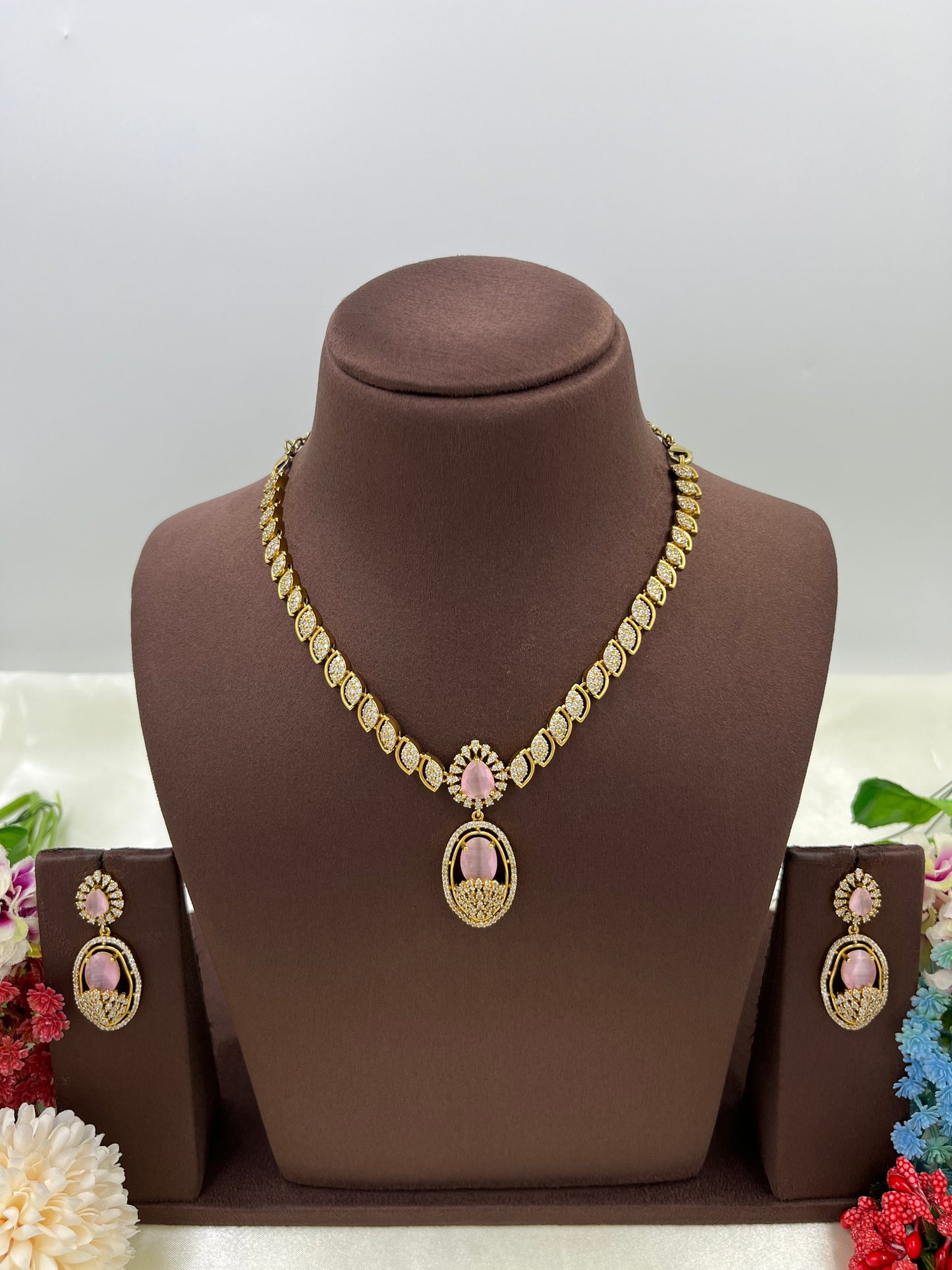 Delicate Single Line Victorian Drop Design Necklace.