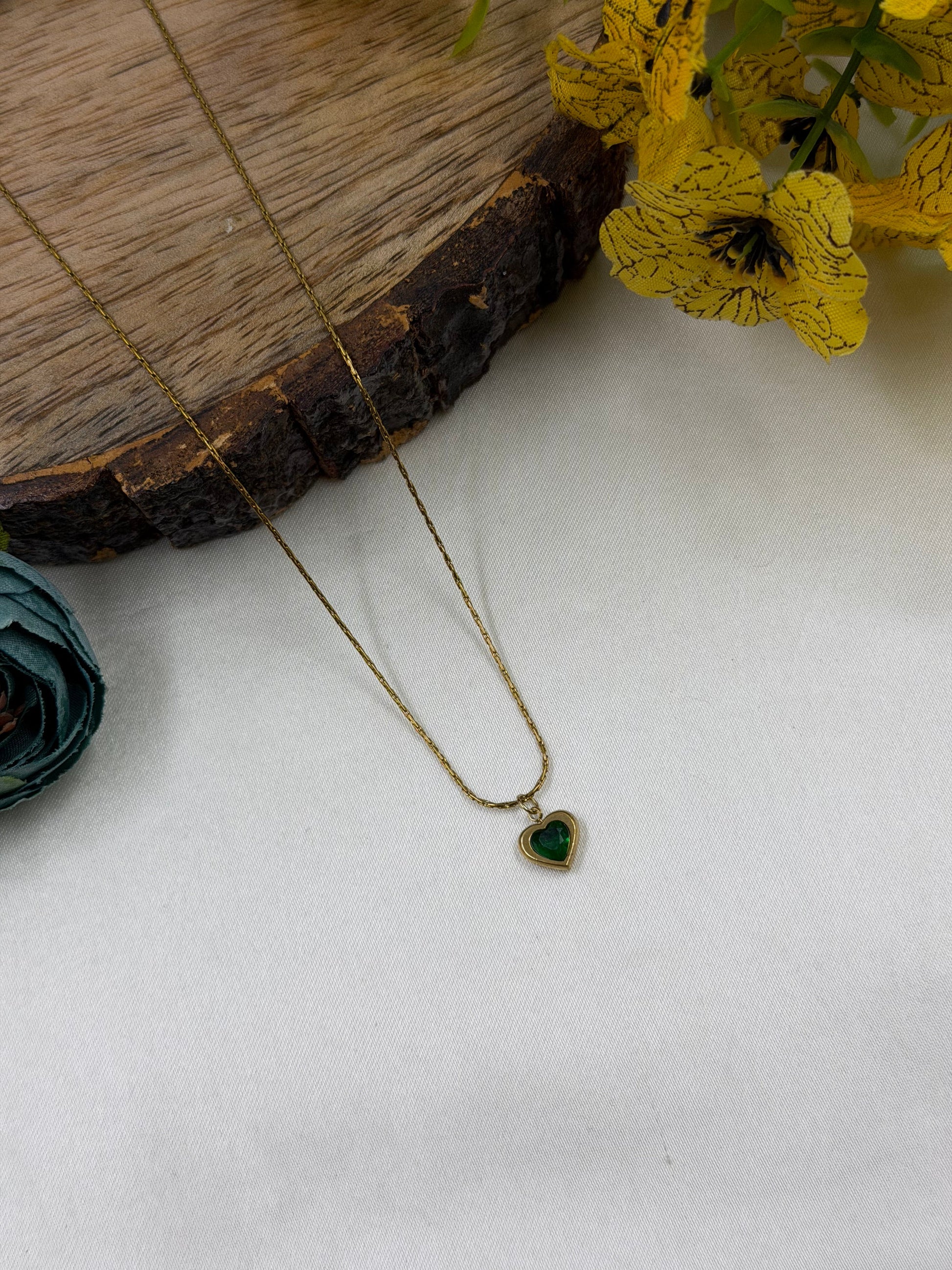 Kaira Chain Pendant close-up view