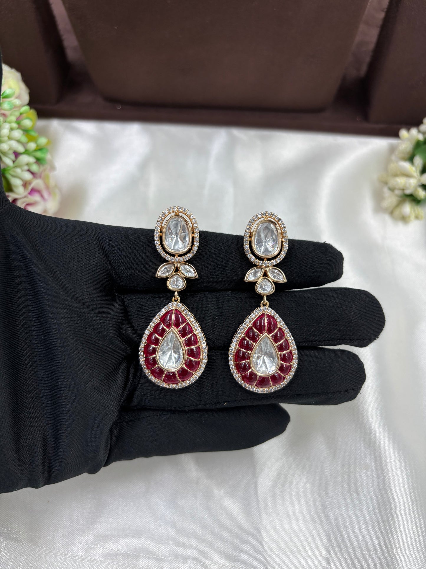 Aarohi Moissanite Kundan Necklace