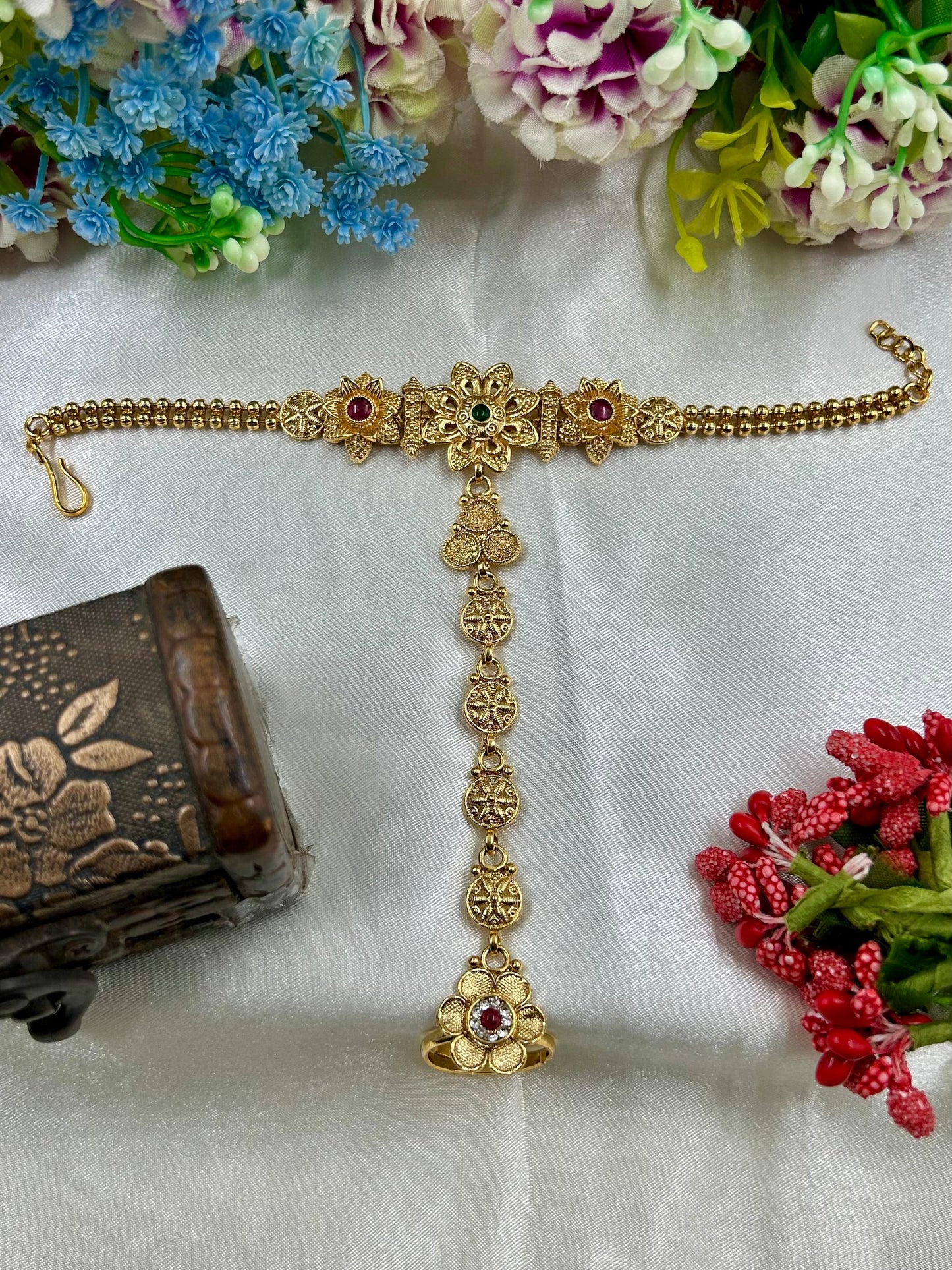Teju Traditional Hath Panja (One Pis)