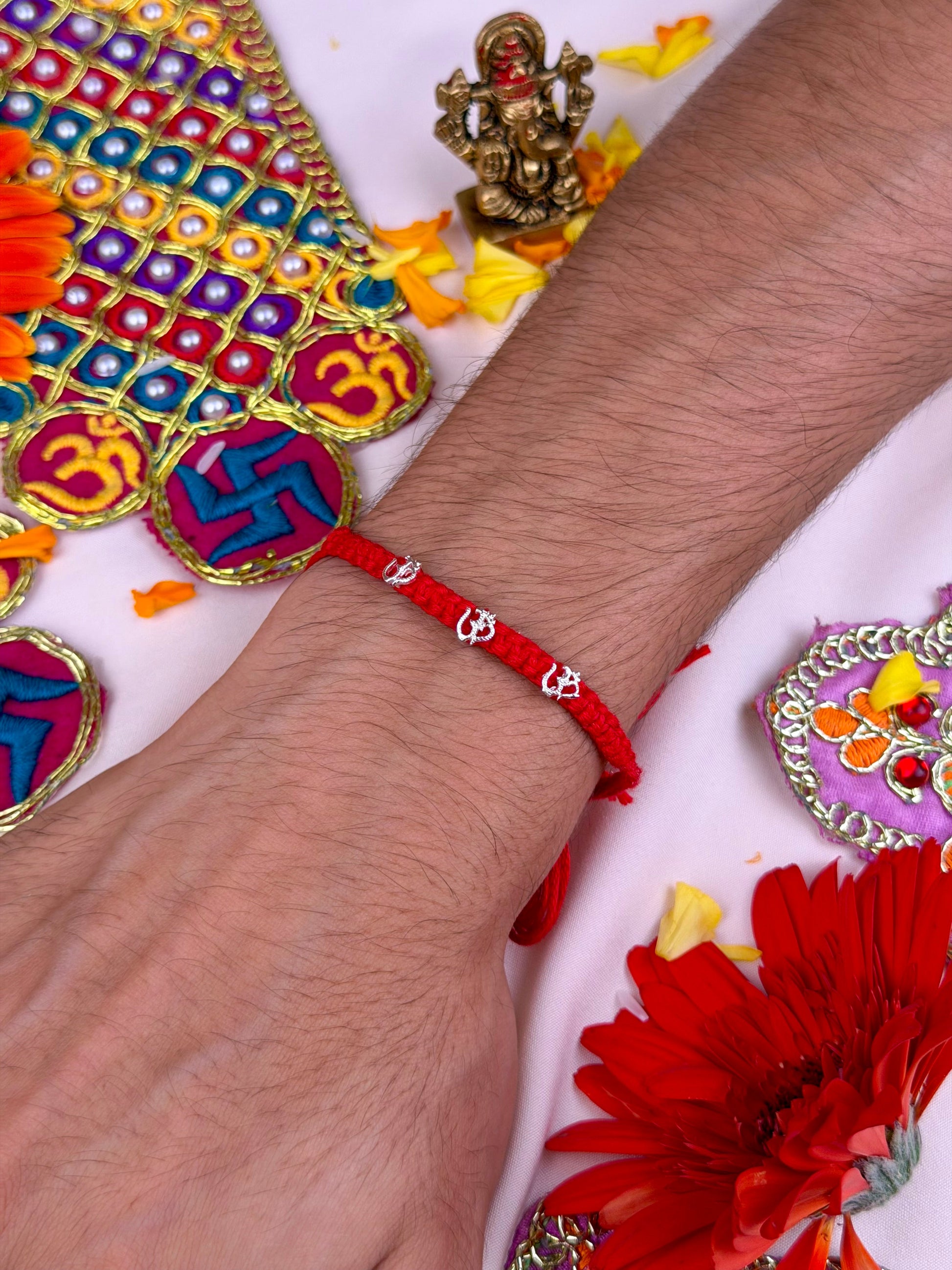 Trinity Rakhi close-up view