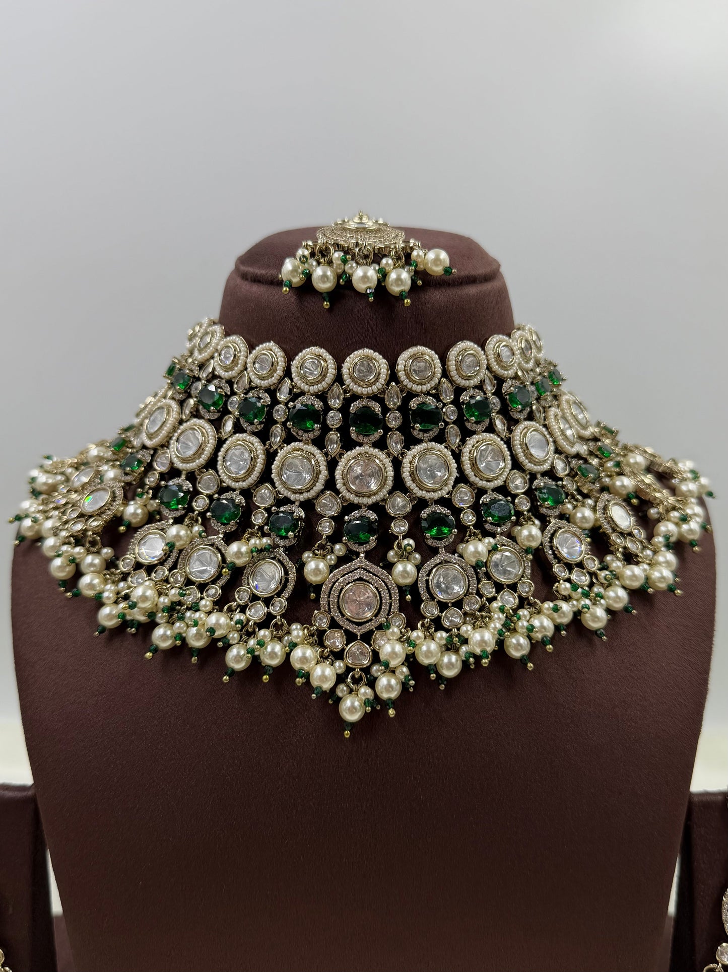 Veenita Victorian Moissanite Choker Necklace Set