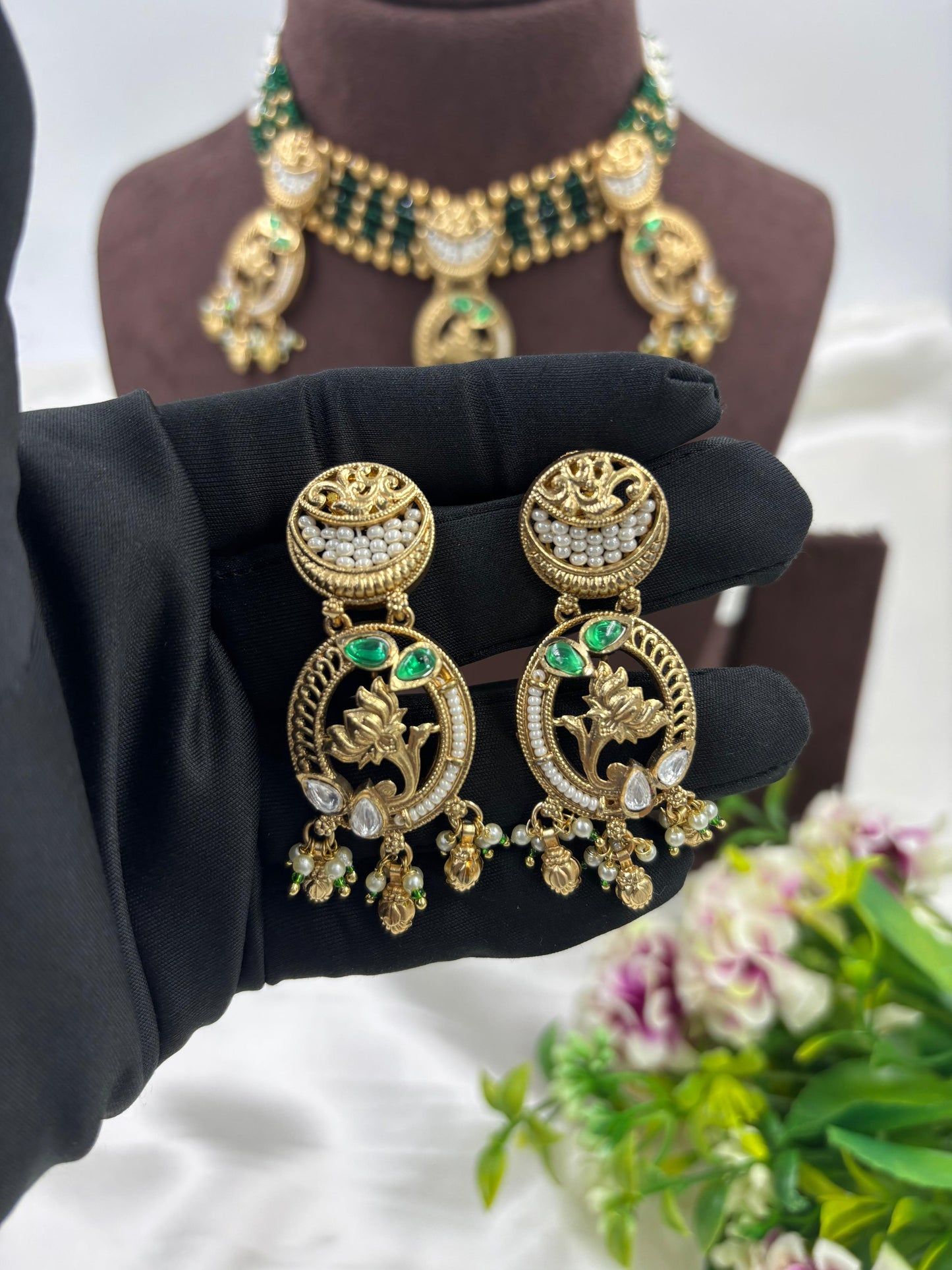 Pinu Premium Antique Gold Necklace Set