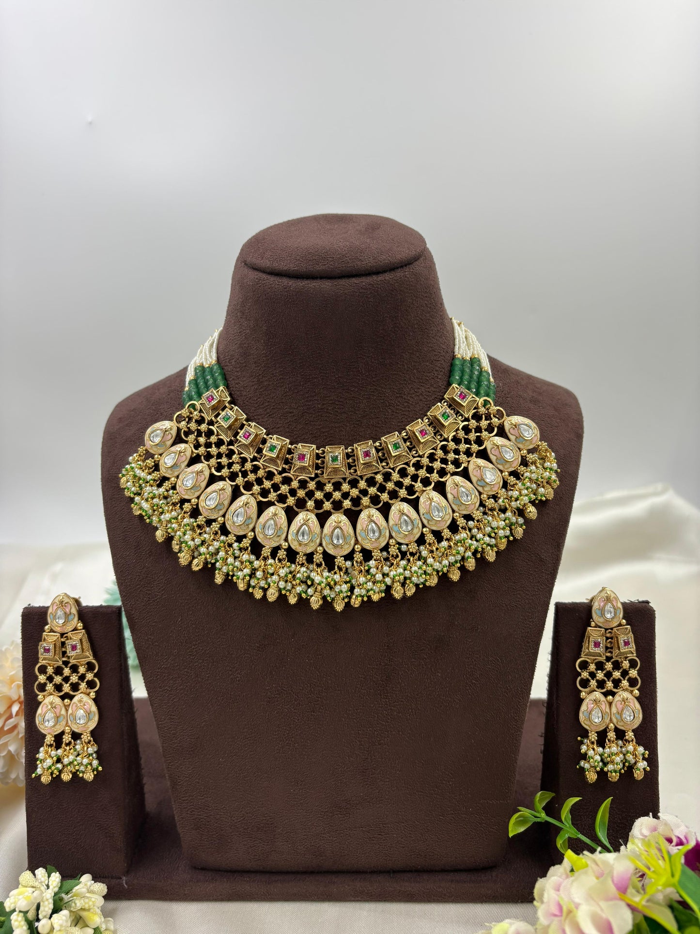 Uivi Premium Antique Gold Necklace Set