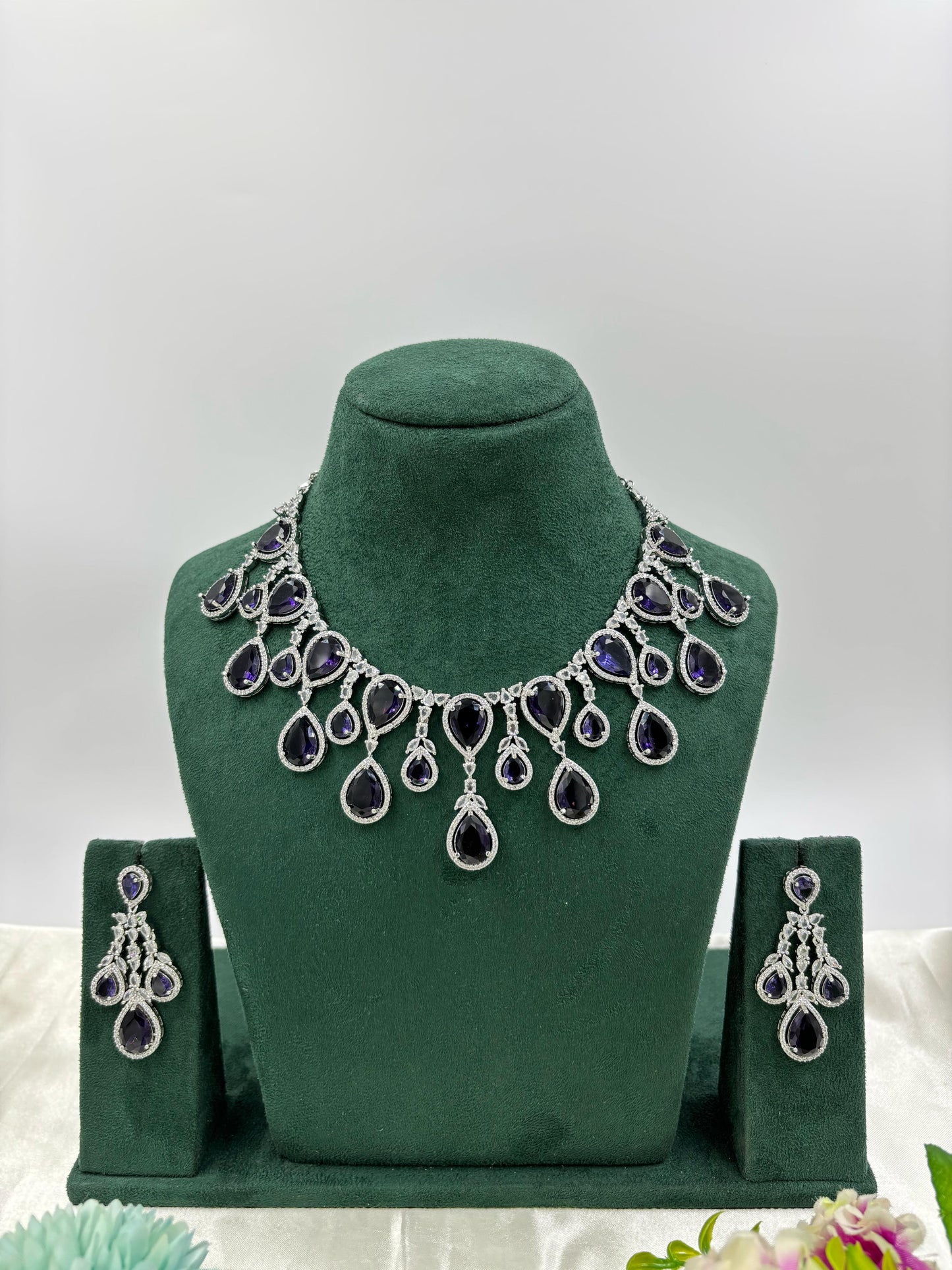 Ovi Multi Teardrop Necklace Set