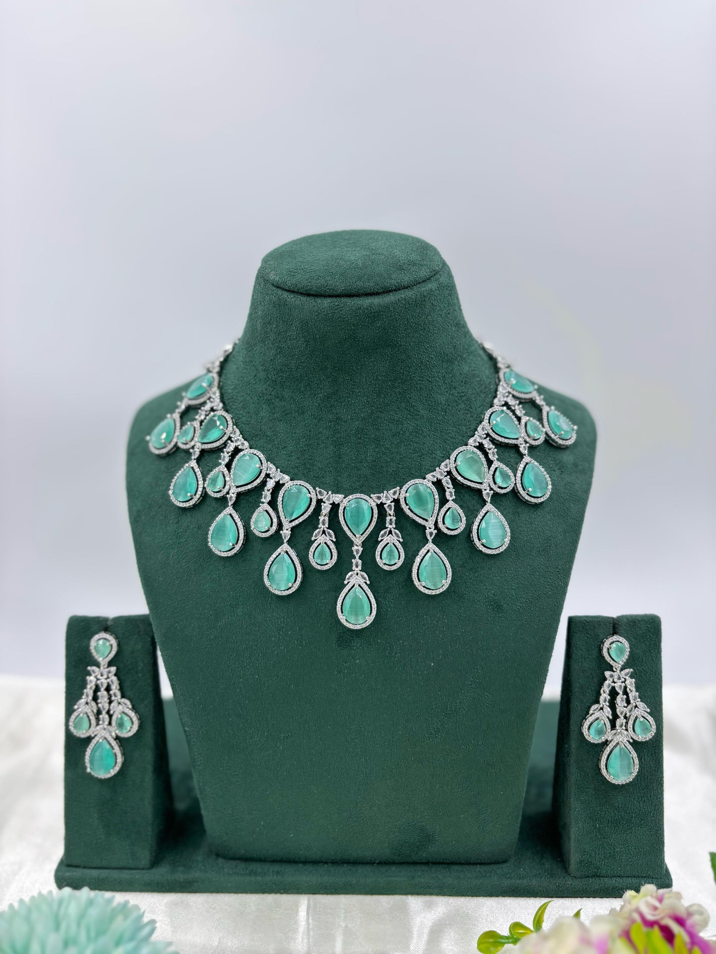 Ovi Multi Teardrop Necklace Set
