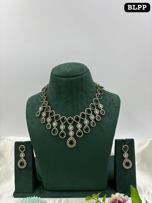 Roma Teardrop Victorian Necklace Set